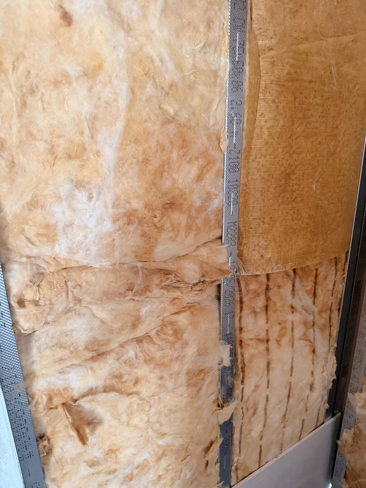 Ständerwand mit eingebrachter Mineralwolle-Dämmung